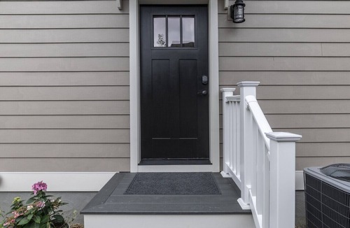 Lexington Apartment | Stylish Haven in downtown Lex, Walk to W&L, VMI
