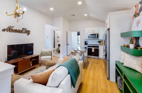 12 South Cottage | Stylish Nashville cottage with a washer/dryer, full kitchen & central AC