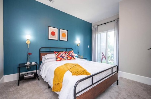 Old Fourth Ward House | Stylish Oasis ~ Garage ~ Balcony ~ View
