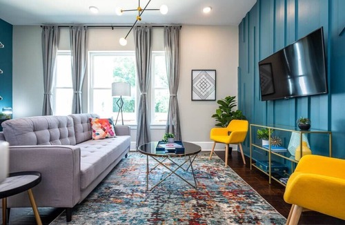 Old Fourth Ward House | Stylish Oasis ~ Garage ~ Balcony ~ View