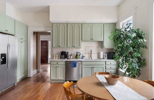 Beechmont House | Stylish Retreat | Perfect Location | Spacious Yard