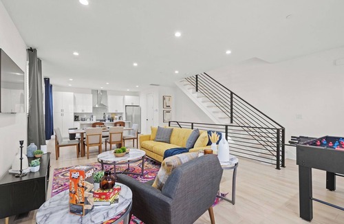 North Charlotte House | Stylish Stay with Rooftop Views and Garage Access