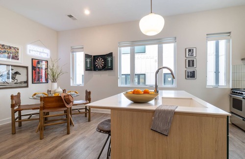 Buena Vista Apartment | Stylish Suite + Private Rooftop + Skyline Views | Walk to Germantown | Conway