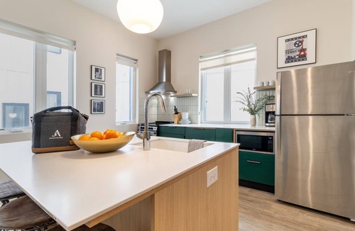Buena Vista Apartment | Stylish Suite + Private Rooftop + Skyline Views | Walk to Germantown | Conway