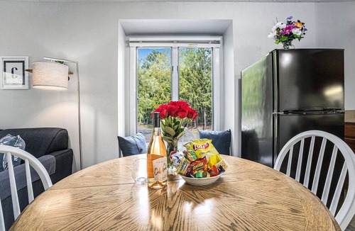 Acme Condo | 🏖️ Stylish The Shores Condo | Private Beach w/Views ➠ 5716