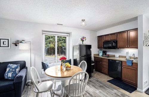 Acme Condo | 🏖️ Stylish The Shores Condo | Private Beach w/Views ➠ 5716