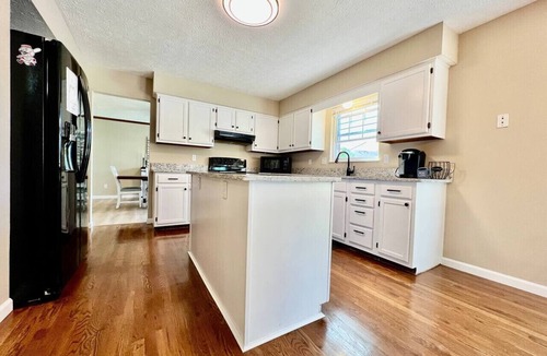Lindenwald Villa | Suburban paradise in Liberty TWP