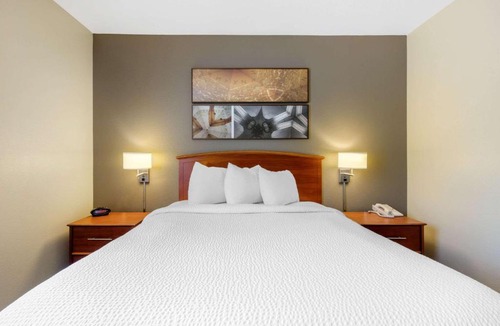 Homewood Hotel | Suburban Studios Birmingham Homewood I-65
