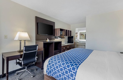 Verona Hotel | Suburban Studios Verona - Staunton North
