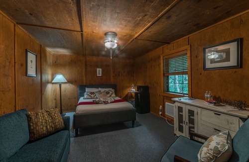 Garfield Hotel | Sugar Creek Retreat