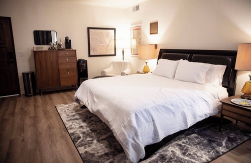Cherokee Village Hotel | Suite 103 also known as the Arkansas Suite