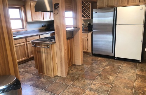 Athelstane House | Suite Fern Fields - Cozy 16-acre home situated ON trails. Early Check-in.