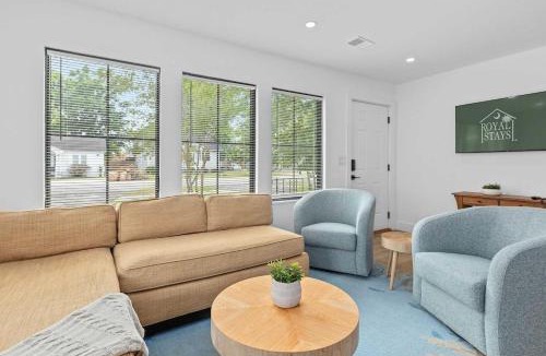 West Ashley House | Suite Magnolia-Hot Tub-Pet Friendly, Mins 2 DT