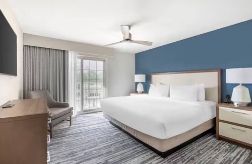 Mishawaka Hotel | Suite Perfect for Families Visiting Notre Dame for Campus Events and Games