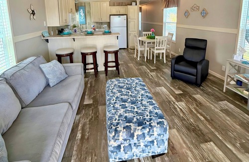 Navarre Cottage | Sum Beaches Paradise Cottage 6