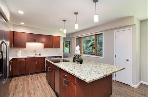 Berrien Springs House | Summer Fun w/Heated Pool | Hot Tub | 18 Acres!
