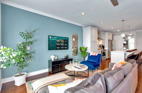 Eighth Avenue House | Summer game room, chef’s kitchen, smart TVs near Gulch and Broadway