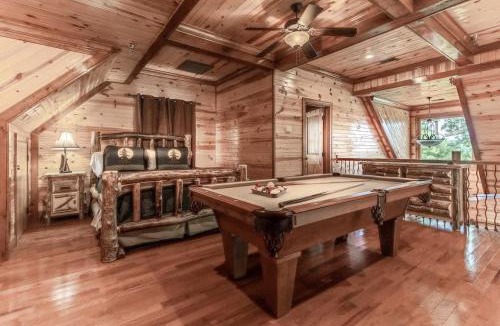 Pigeon Forge House | Summer Getaway w Grill Hot Tub & Resort Pool