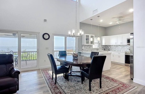 Bayshore Gardens House | Summer Price Break!Waterfront Retreat 6BD-5BA Bring your Boat!