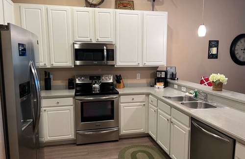 West Kissimmee Condo | Summer rental special in Bahama Bay Resort and Spa. 2 bedroom 2 bath