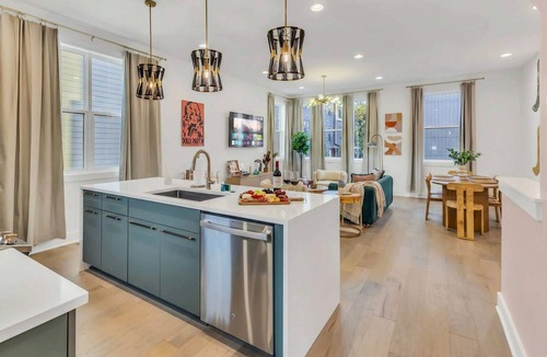 South Nashville House | Summer rooftop deck, game room, skyline views near Broadway