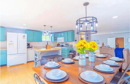 East Jordan House | Summer Winterland Retreat-Hot Tub/Dog/Boyne/Schuss