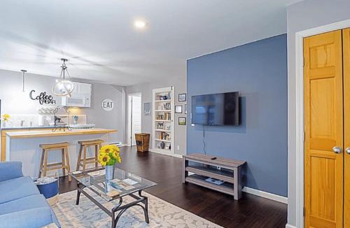East Jordan House | Summer Winterland Retreat-Hot Tub/Dog/Boyne/Schuss