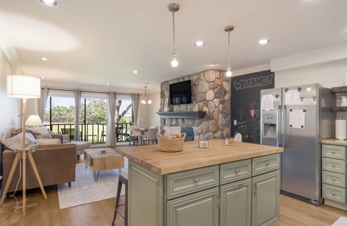 Bellaire Condo | Summit Village: Walk to Golf/Pools Beach Club Access