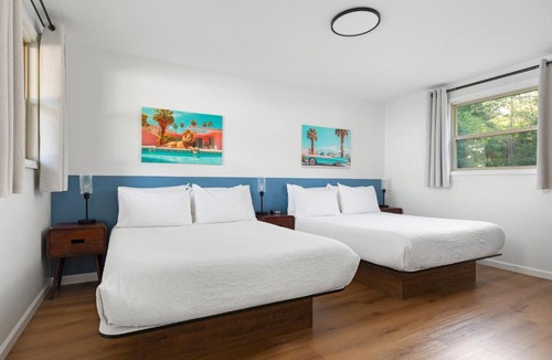 Port Austin Hotel | Sun & Sand Resort