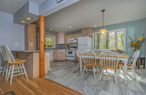Sky Valley House | Sunflower | Pet Friendly, Lake Access, Hot Tub!