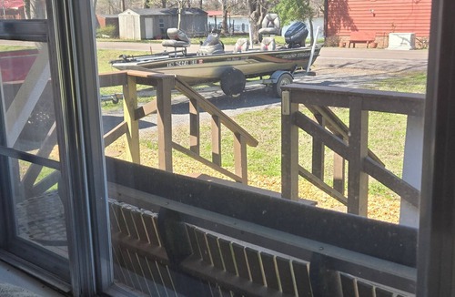 Wynnburg House | Sunkist beach house. Lake side house 3 bedroom house