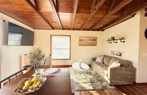 Greer Apartment | Sunlit Loft, Near GSP and Private Entry