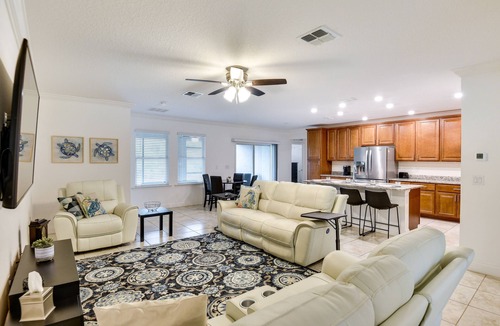 Palm Harbor House | Sunny Florida Home w/Lanai: 9 Mi to Beach!