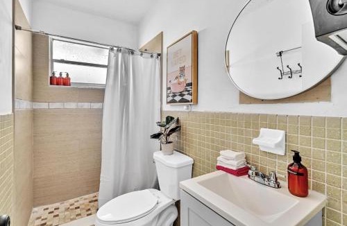 Downtown Hollywood House | Sunny Hollywood Pool Home Near Beach & Casino