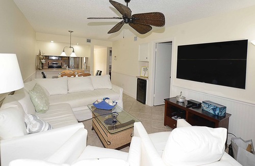 Stuart Condo | Sunny Seashell Haven