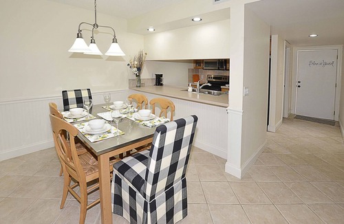 Stuart Condo | Sunny Seashell Haven