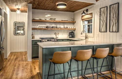 Morganton Cabin | Sunrise and Stardust - Hot Tub | Mountain Views | Screened Porch |