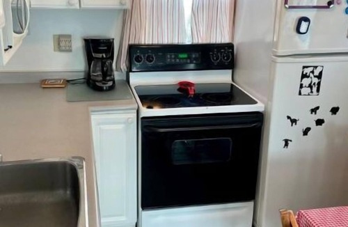 Au Gres House | Sunrise Beach Cottage