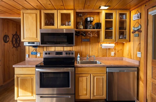 Indian River Cottage | Sunrise Sunsation Lakefront Cottage Hot Tub Kayak Trails Nature