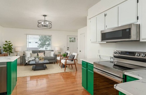 Northside House | Sunset Cottage - Mtn/Sunset views, GREAT location!