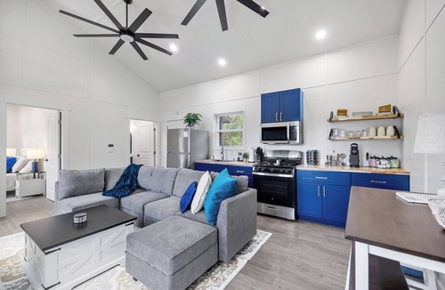 Tangipahoa Parish Cabin | Sunset Haven Lake-Volleyball-Pool