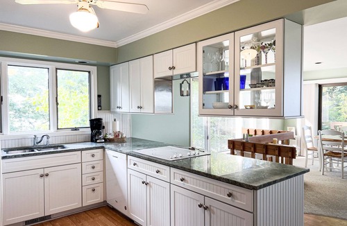 Harbor Springs House | Sunset Landing - Private Sandy Beach, Lamkin Drive 3 BD, 2 BATH (Sleeps 6)