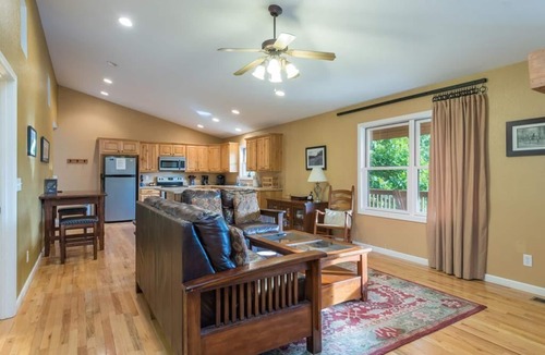 Burnsville Cabin | Sunset Ridge! Hot tub+Fire Pit+Grill, WiFi, Mtn Views, Easy Access, Nearby Town!