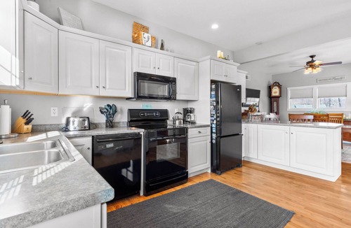 Canonsburg House | Sunset Serenade in the Country