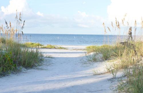 Mid Island House | Sunset Siesta by Sun Palace Vacations