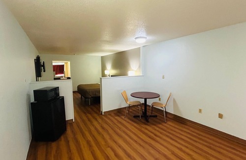 Tupelo Hotel | Super 7 Inn Tupelo