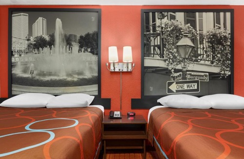 Baton Rouge Hotel | Super 8 by Wyndham Baton Rouge/I-10
