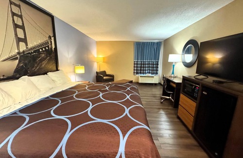 Booneville Hotel | Super 8 by Wyndham Booneville