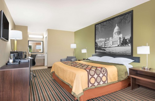 Bryant Hotel | Super 8 by Wyndham Bryant Little Rock Area