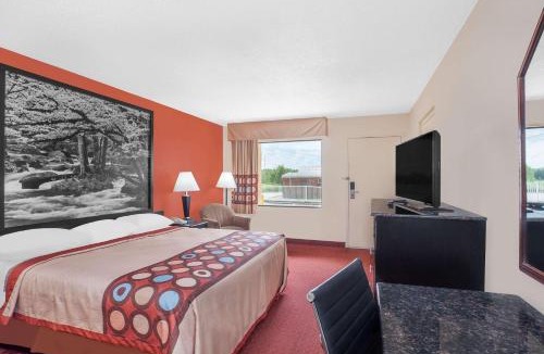 Mohawk Hotel | Super 8 by Wyndham Bulls Gap Greeneville Area